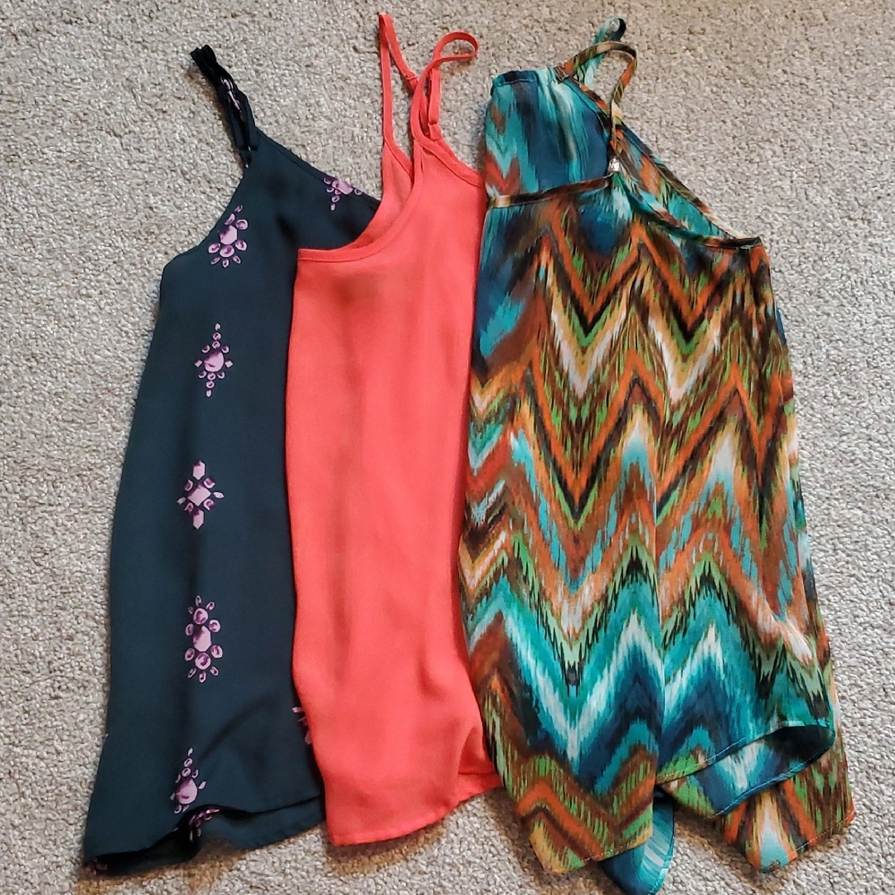 Apt. 9 Multicolor and Floral Sleeveless Tops